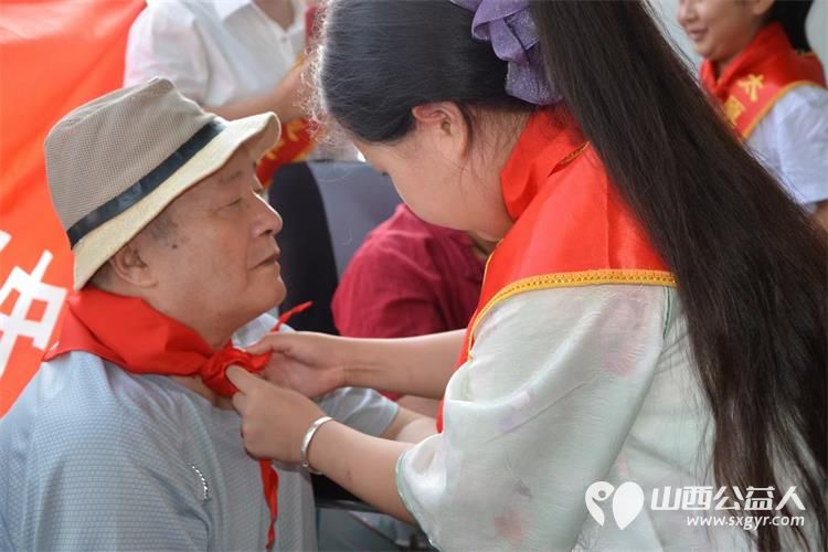 太原学花志愿服务中心志愿者在八一节前走进晋中荣军医院慰问退伍老兵活动 - 第12张 - 山西公益人 太原学花志愿服务中心志愿者在八一节前走进晋中荣军医院慰问退伍老兵活动 - 第12张