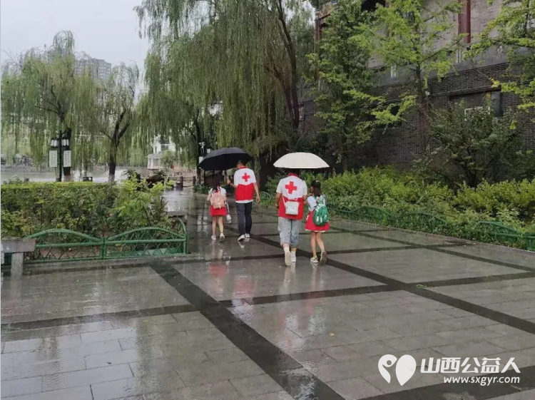 文瀛公园爱心宣讲 山西省红十字志愿者协会的小小宣讲员们化身为小小文化传播者向我们展示着知识的力量与爱的传递 - 第21张 - 山西公益人 文瀛公园爱心宣讲 山西省红十字志愿者协会的小小宣讲员们化身为小小文化传播者向我们展示着知识的力量与爱的传递 - 第21张