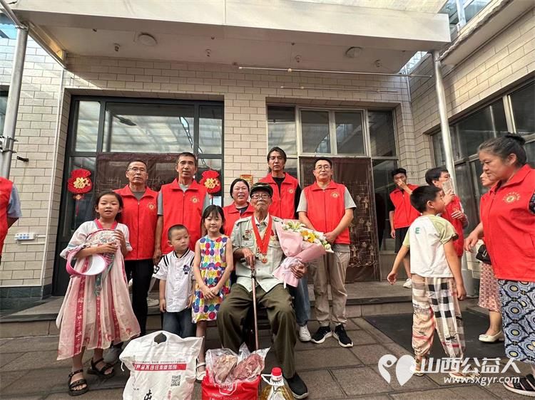 在八一建军节来临之际屯留正能量公益组织爱心人士分别到寺地村和路村乡看望两位老革命军人向他们送去节日的问候 - 第15张 - 山西公益人 在八一建军节来临之际屯留正能量公益组织爱心人士分别到寺地村和路村乡看望两位老革命军人向他们送去节日的问候 - 第15张