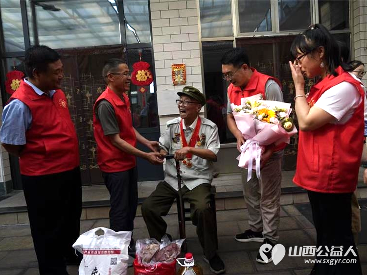 在八一建军节来临之际屯留正能量公益组织爱心人士分别到寺地村和路村乡看望两位老革命军人向他们送去节日的问候 - 第19张 - 山西公益人 在八一建军节来临之际屯留正能量公益组织爱心人士分别到寺地村和路村乡看望两位老革命军人向他们送去节日的问候 - 第19张