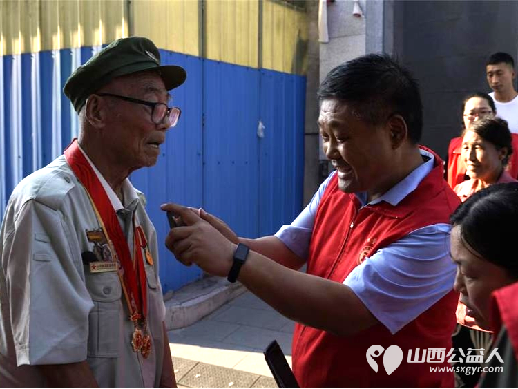 在八一建军节来临之际屯留正能量公益组织爱心人士分别到寺地村和路村乡看望两位老革命军人向他们送去节日的问候 - 第22张 - 山西公益人 在八一建军节来临之际屯留正能量公益组织爱心人士分别到寺地村和路村乡看望两位老革命军人向他们送去节日的问候 - 第22张