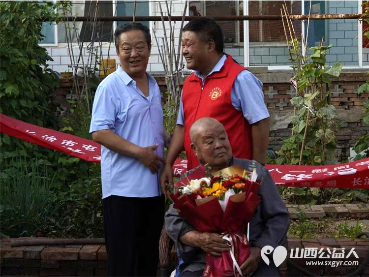 在八一建军节来临之际屯留正能量公益组织爱心人士分别到寺地村和路村乡看望两位老革命军人向他们送去节日的问候 - 第37张 - 山西公益人 在八一建军节来临之际屯留正能量公益组织爱心人士分别到寺地村和路村乡看望两位老革命军人向他们送去节日的问候 - 第37张