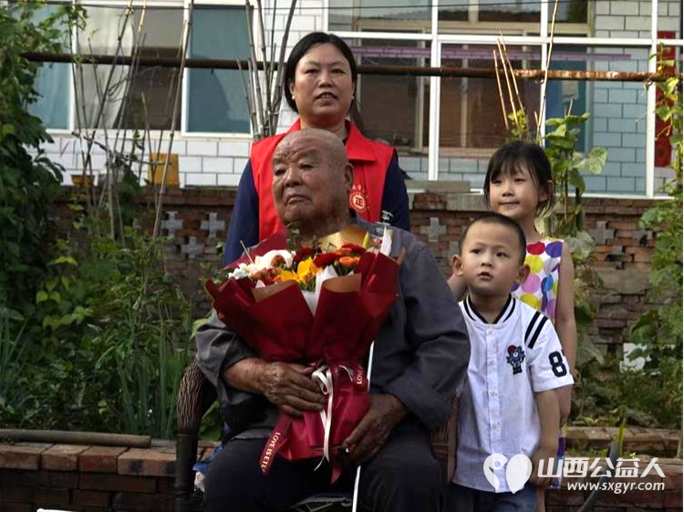 在八一建军节来临之际屯留正能量公益组织爱心人士分别到寺地村和路村乡看望两位老革命军人向他们送去节日的问候 - 第41张 - 山西公益人 在八一建军节来临之际屯留正能量公益组织爱心人士分别到寺地村和路村乡看望两位老革命军人向他们送去节日的问候 - 第41张