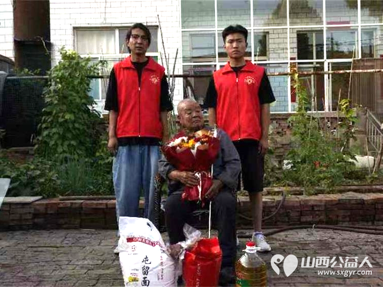 在八一建军节来临之际屯留正能量公益组织爱心人士分别到寺地村和路村乡看望两位老革命军人向他们送去节日的问候 - 第38张 - 山西公益人 在八一建军节来临之际屯留正能量公益组织爱心人士分别到寺地村和路村乡看望两位老革命军人向他们送去节日的问候 - 第38张