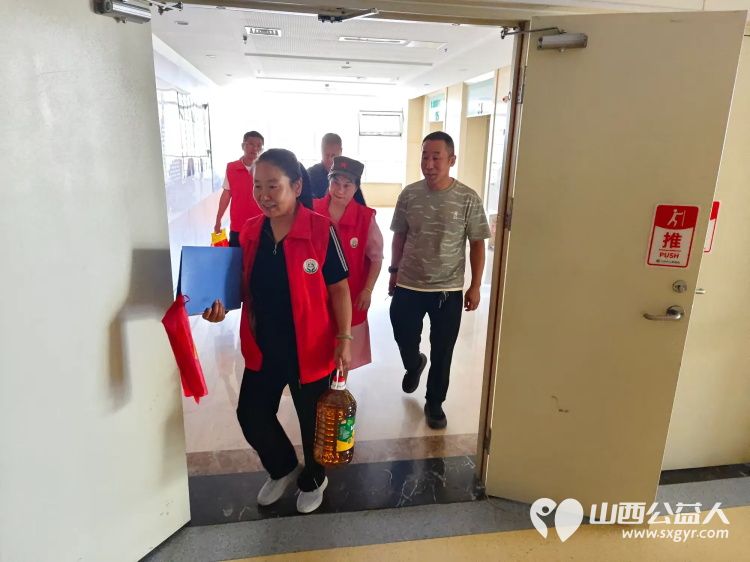 介休市退役军人事务局介休市敬老协会联合举办八一慰问活动走入各街道乡镇抗美援朝老军人家中为他们每人送去慰问品米面油 - 第15张 - 山西公益人 介休市退役军人事务局介休市敬老协会联合举办八一慰问活动走入各街道乡镇抗美援朝老军人家中为他们每人送去慰问品米面油 - 第15张