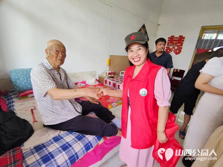 介休市退役军人事务局介休市敬老协会联合举办八一慰问活动走入各街道乡镇抗美援朝老军人家中为他们每人送去慰问品米面油 - 第9张 - 山西公益人 介休市退役军人事务局介休市敬老协会联合举办八一慰问活动走入各街道乡镇抗美援朝老军人家中为他们每人送去慰问品米面油 - 第9张