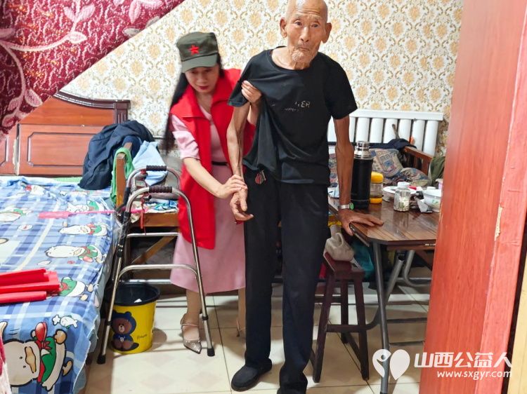 介休市退役军人事务局介休市敬老协会联合举办八一慰问活动走入各街道乡镇抗美援朝老军人家中为他们每人送去慰问品米面油 - 第8张 - 山西公益人 介休市退役军人事务局介休市敬老协会联合举办八一慰问活动走入各街道乡镇抗美援朝老军人家中为他们每人送去慰问品米面油 - 第8张