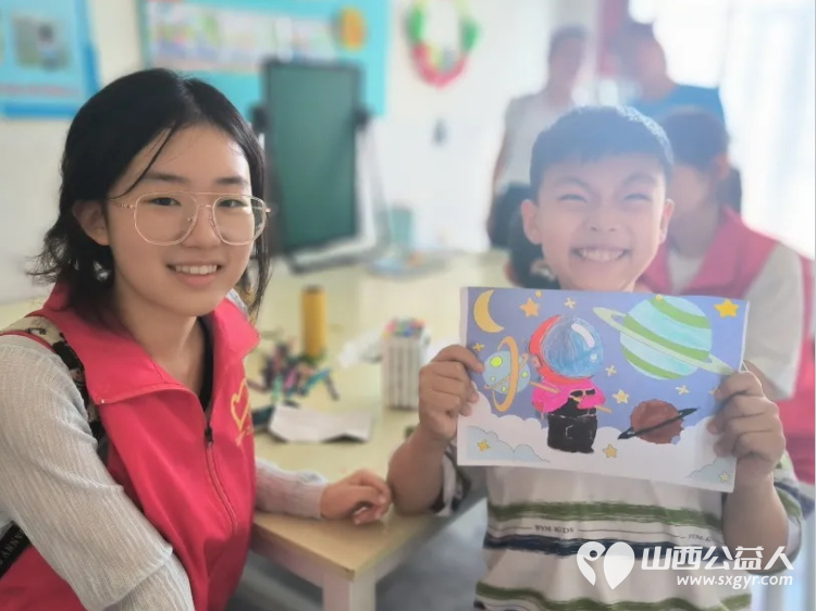 手拉手向前走画美陪伴更美 吕梁市离石区青年志愿者协会携手中国太平在吕梁市弘益心青年服务中心与心青年们开启了一场爱心之旅 - 第14张 - 山西公益人 手拉手向前走画美陪伴更美 吕梁市离石区青年志愿者协会携手中国太平在吕梁市弘益心青年服务中心与心青年们开启了一场爱心之旅 - 第14张