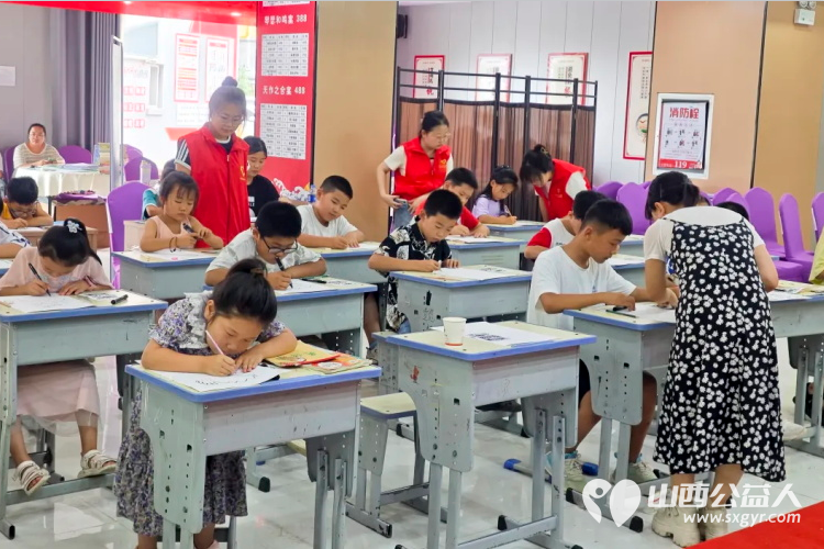 爱有所暑 不负所托----石楼县青年志愿者协会联合龙山社区开设公益暑期托管班 - 第4张