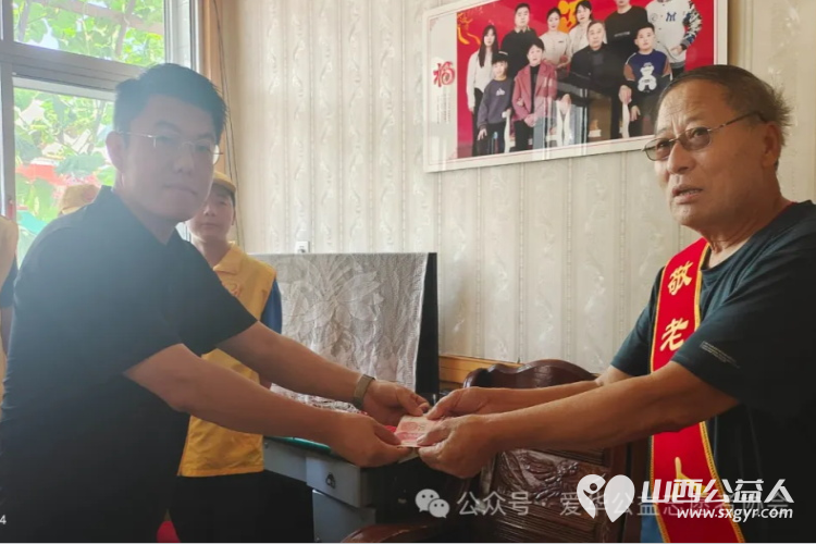 八一忆峥嵘--河曲县爱华公益志愿者协会携手山西华鹿阳坡泉煤矿情系老兵慰问老兵活动 - 第7张 - 山西公益人 八一忆峥嵘--河曲县爱华公益志愿者协会携手山西华鹿阳坡泉煤矿情系老兵慰问老兵活动 - 第7张