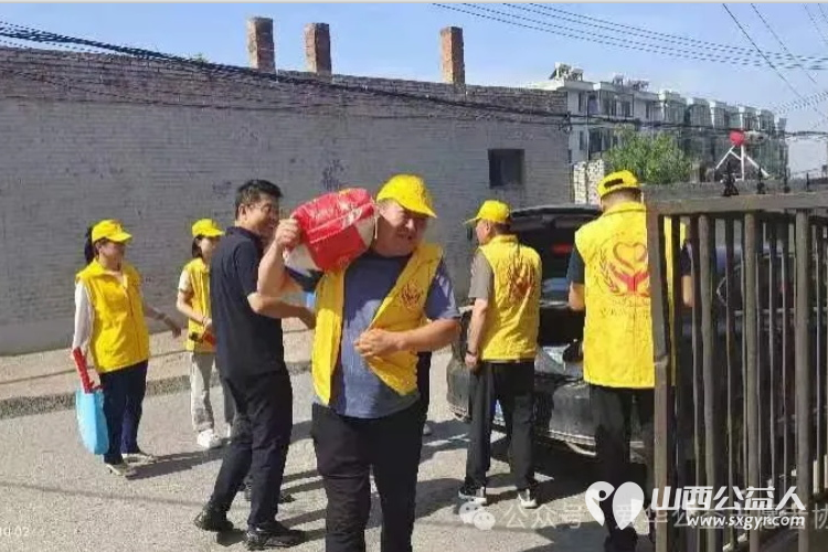 八一忆峥嵘--河曲县爱华公益志愿者协会携手山西华鹿阳坡泉煤矿情系老兵慰问老兵活动 - 第8张 - 山西公益人 八一忆峥嵘--河曲县爱华公益志愿者协会携手山西华鹿阳坡泉煤矿情系老兵慰问老兵活动 - 第8张