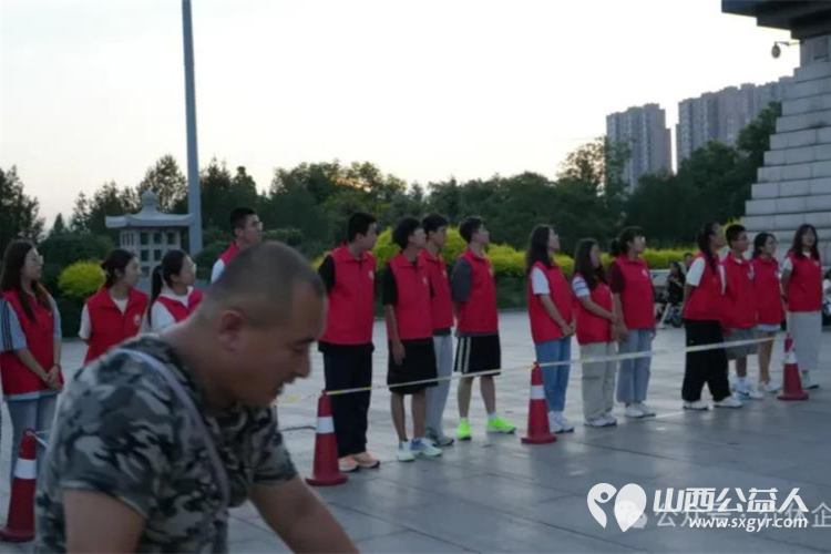 同庆建军佳节,共叙鱼水深情——介休市北关街道彦博路社区志愿者协会庆八一晚会圆满落幕 - 第8张 - 山西公益人 同庆建军佳节,共叙鱼水深情——介休市北关街道彦博路社区志愿者协会庆八一晚会圆满落幕 - 第8张