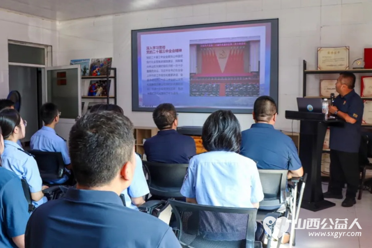 山西警察学院“三下乡”社会实践团队赴吕梁市蓝天救援队观摩学习 - 第8张