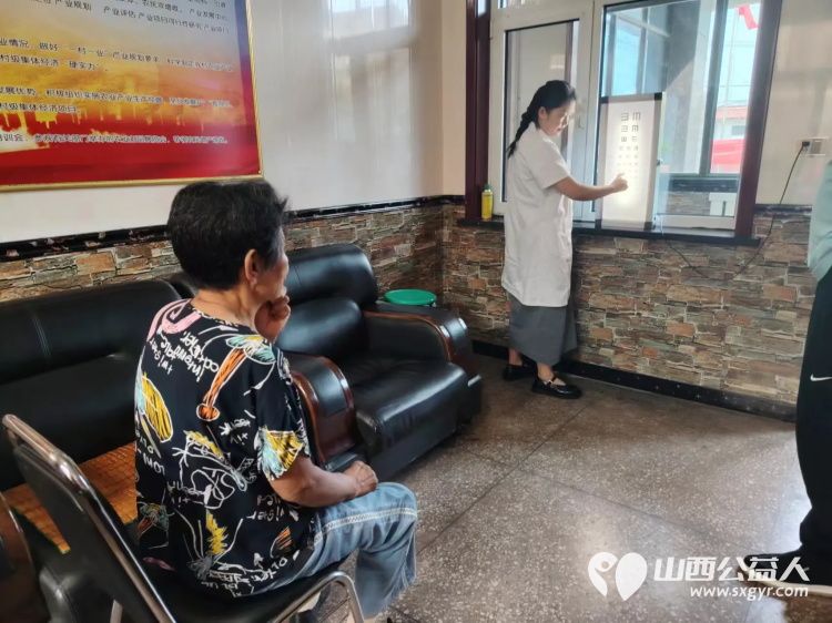 介休市敬老协会孝善行之敬老爱老助老行动志愿者走进义安镇北辛武村服务老人 - 第7张 - 山西公益人 介休市敬老协会孝善行之敬老爱老助老行动志愿者走进义安镇北辛武村服务老人 - 第7张