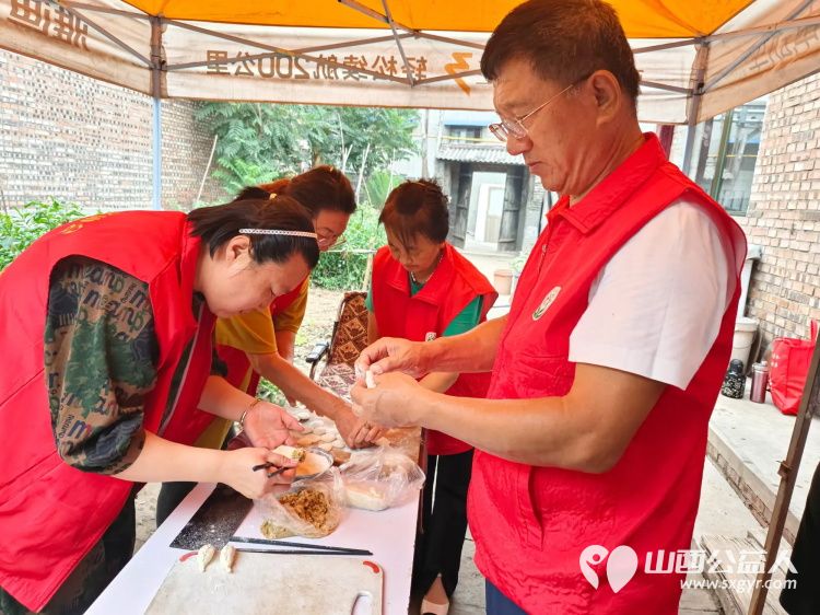 介休市敬老协会志愿者走进义安镇北辛武村入户84岁曹玉云家中帮助料理家务 - 第11张 - 山西公益人 介休市敬老协会志愿者走进义安镇北辛武村入户84岁曹玉云家中帮助料理家务 - 第11张