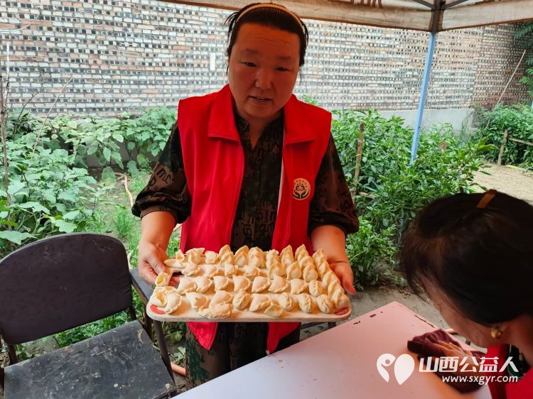 介休市敬老协会志愿者走进义安镇北辛武村入户84岁曹玉云家中帮助料理家务 - 第12张 - 山西公益人 介休市敬老协会志愿者走进义安镇北辛武村入户84岁曹玉云家中帮助料理家务 - 第12张