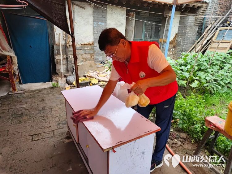 介休市敬老协会志愿者走进义安镇北辛武村入户84岁曹玉云家中帮助料理家务 - 第14张 - 山西公益人 介休市敬老协会志愿者走进义安镇北辛武村入户84岁曹玉云家中帮助料理家务 - 第14张
