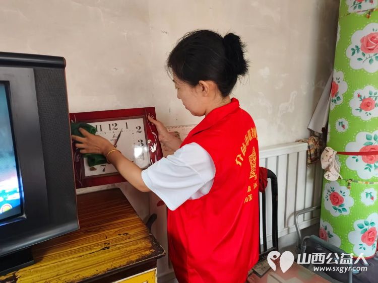 介休市敬老协会志愿者走进义安镇北辛武村入户84岁曹玉云家中帮助料理家务 - 第7张 - 山西公益人 介休市敬老协会志愿者走进义安镇北辛武村入户84岁曹玉云家中帮助料理家务 - 第7张