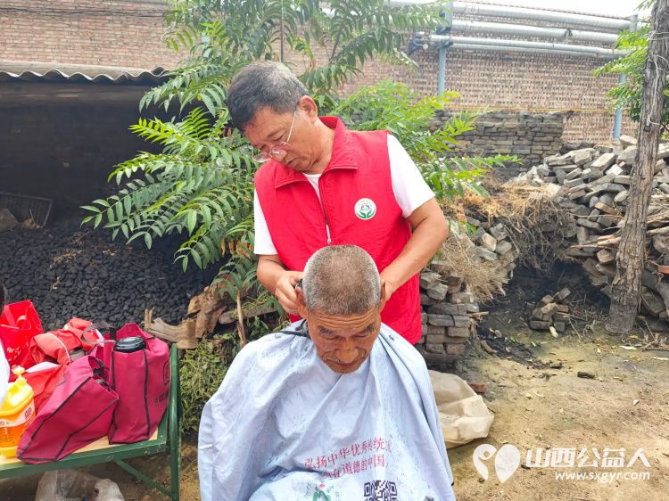 介休市敬老协会志愿者走进义安镇北辛武村入户76岁脑梗低保杨三儿家帮助料理家务 - 第10张 - 山西公益人 介休市敬老协会志愿者走进义安镇北辛武村入户76岁脑梗低保杨三儿家帮助料理家务 - 第10张