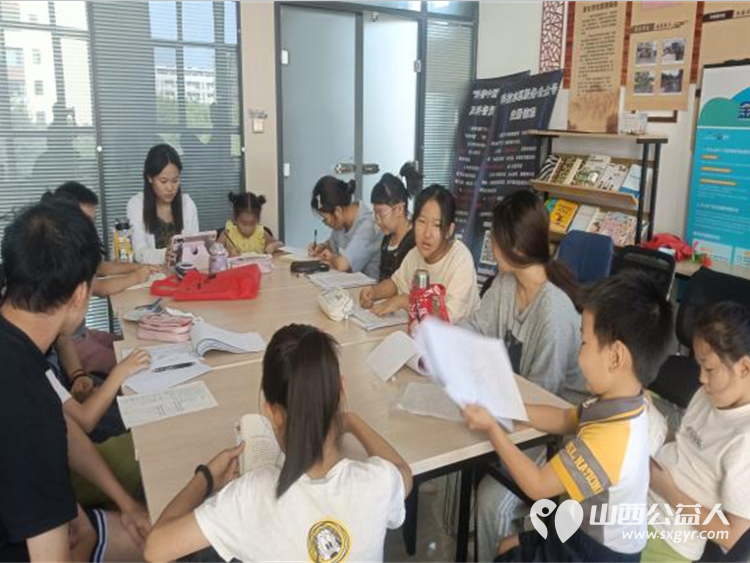 青心陪伴益童成长 太原市乾泽园社区组织的大学生志愿者参与的暑期夏令营志愿服务活动为孩子们营造了充满关爱和乐趣的成长环境 - 第5张