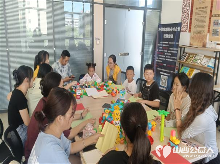 青心陪伴益童成长 太原市乾泽园社区组织的大学生志愿者参与的暑期夏令营志愿服务活动为孩子们营造了充满关爱和乐趣的成长环境 - 第3张