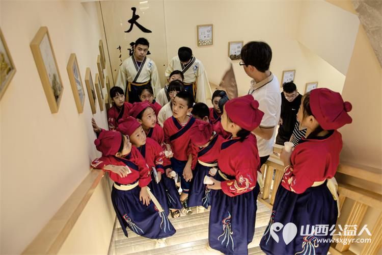 小店区营盘街道南内环街二社区开展我是中华小药童暑期研学活动孩子们学中医知识制作大山楂丸 - 第9张 - 山西公益人 小店区营盘街道南内环街二社区开展我是中华小药童暑期研学活动孩子们学中医知识制作大山楂丸 - 第9张