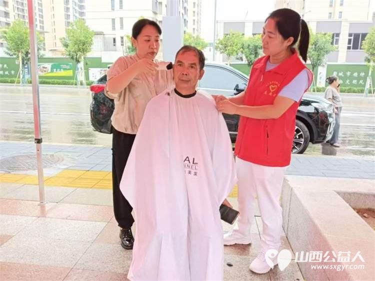 武乡县太东社区新时代文明实践站举办“乐享文明集市 传承文明新风”活动集中开展义诊服务理发服务等多类便民服务 - 第16张