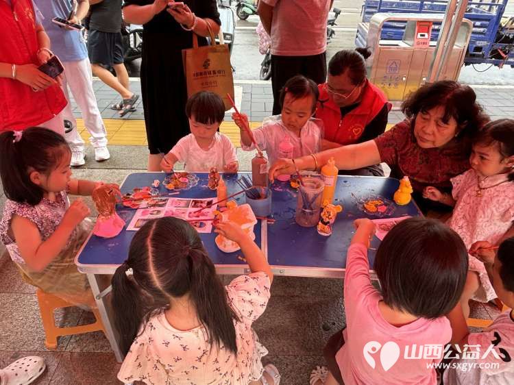 武乡县太东社区新时代文明实践站举办“乐享文明集市 传承文明新风”活动集中开展义诊服务理发服务等多类便民服务 - 第18张