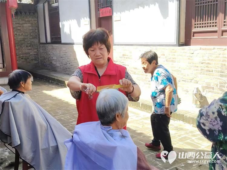 8月10日介休市敬老协会敬老爱老助老活动在张兰镇旧新堡村举行为老人们免费理发义诊 - 第24张 - 山西公益人 8月10日介休市敬老协会敬老爱老助老活动在张兰镇旧新堡村举行为老人们免费理发义诊 - 第24张