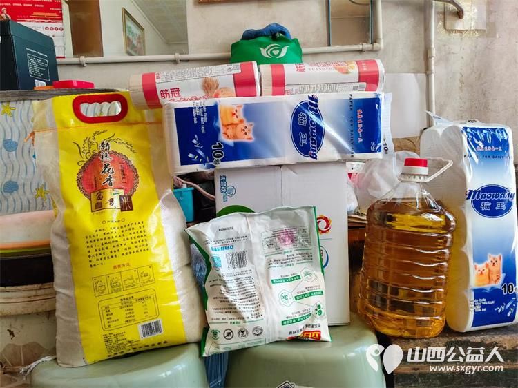 寿阳县卡卡公益协会组织志愿者慰问贫困户送去米面油生活用品 - 第7张 - 山西公益人 寿阳县卡卡公益协会组织志愿者慰问贫困户送去米面油生活用品 - 第7张