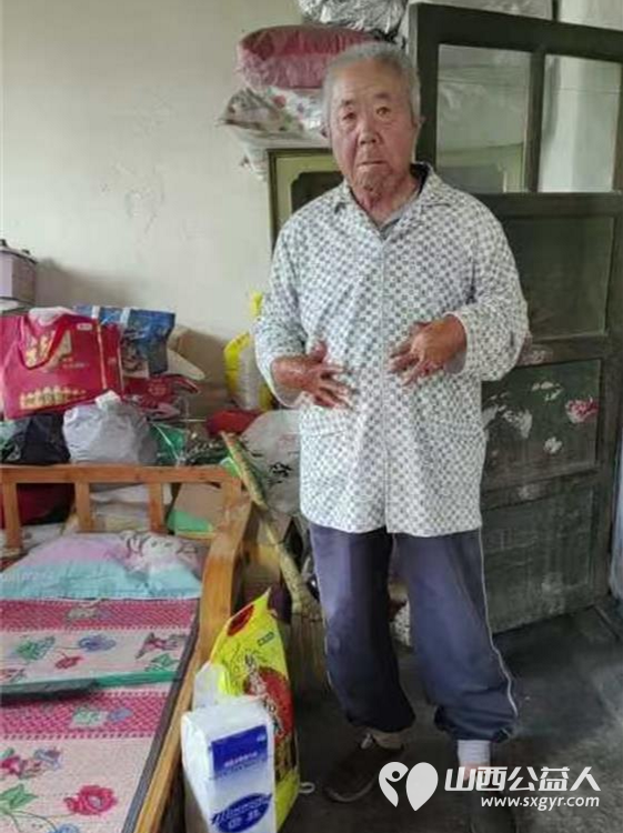 寿阳县卡卡公益协会组织志愿者慰问贫困户送去米面油生活用品 - 第5张 - 山西公益人 寿阳县卡卡公益协会组织志愿者慰问贫困户送去米面油生活用品 - 第5张