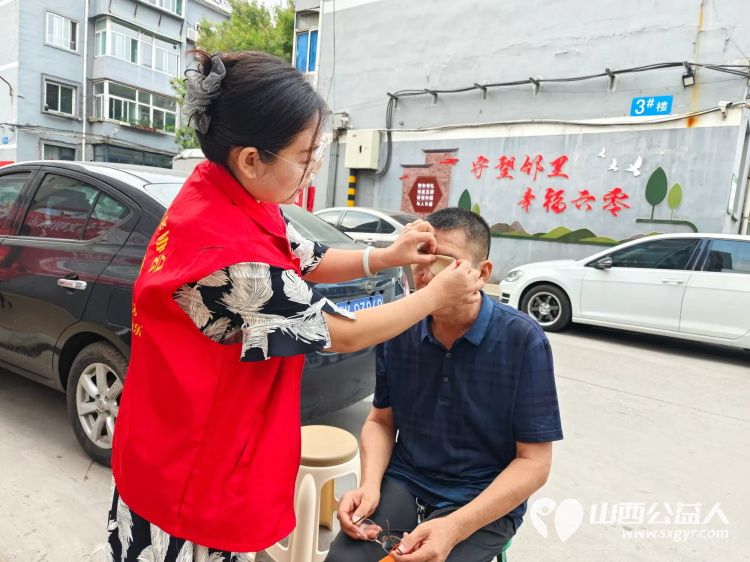志愿服务进社区8月14日介休市敬老协会组织志愿者走进西南街道南河沿街社区为老人们免费服务 - 第16张 - 山西公益人 志愿服务进社区8月14日介休市敬老协会组织志愿者走进西南街道南河沿街社区为老人们免费服务 - 第16张