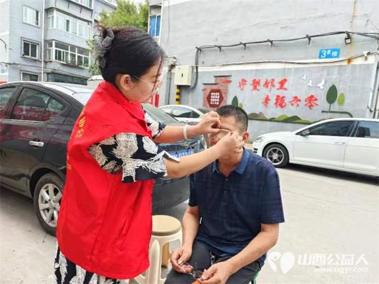 志愿服务进社区8月14日介休市敬老协会组织志愿者走进西南街道南河沿街社区为老人们免费服务 - 第36张 - 山西公益人 志愿服务进社区8月14日介休市敬老协会组织志愿者走进西南街道南河沿街社区为老人们免费服务 - 第36张