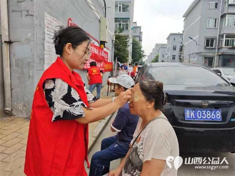 志愿服务进社区8月14日介休市敬老协会组织志愿者走进西南街道南河沿街社区为老人们免费服务 - 第15张 - 山西公益人 志愿服务进社区8月14日介休市敬老协会组织志愿者走进西南街道南河沿街社区为老人们免费服务 - 第15张