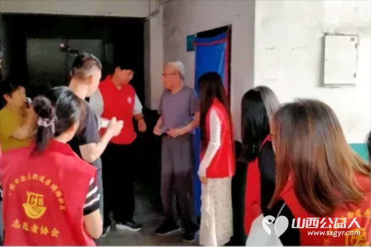 介休市北关街道彦博路社区志愿者协会去福源老年公寓开展“爱心陪伴 温情传递”志愿活动 - 第8张 - 山西公益人 介休市北关街道彦博路社区志愿者协会去福源老年公寓开展“爱心陪伴 温情传递”志愿活动 - 第8张