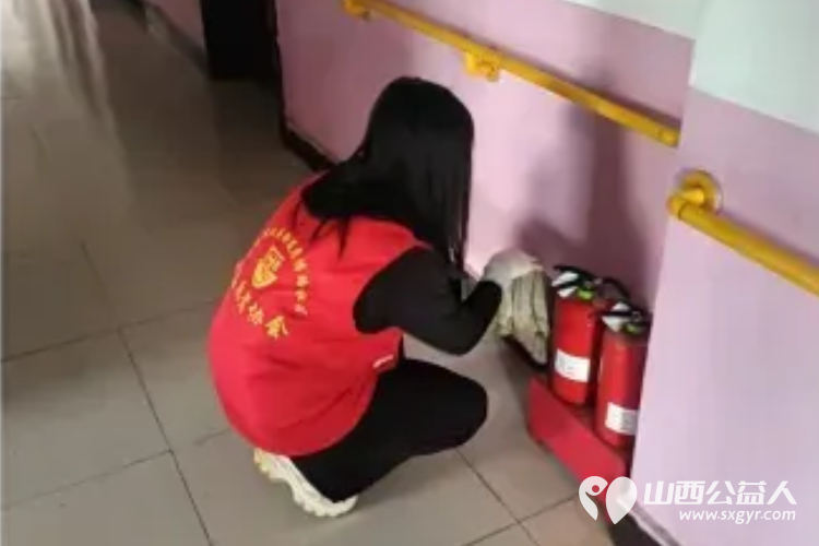 介休市北关街道彦博路社区志愿者协会去福源老年公寓开展“爱心陪伴 温情传递”志愿活动 - 第12张 - 山西公益人 介休市北关街道彦博路社区志愿者协会去福源老年公寓开展“爱心陪伴 温情传递”志愿活动 - 第12张