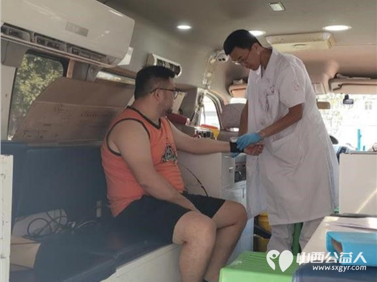 太原市乾泽园社区联合太原市血液中心开展 “无偿献血、凝聚爱心”志愿活动 - 第5张 - 山西公益人 太原市乾泽园社区联合太原市血液中心开展 “无偿献血、凝聚爱心”志愿活动 - 第5张