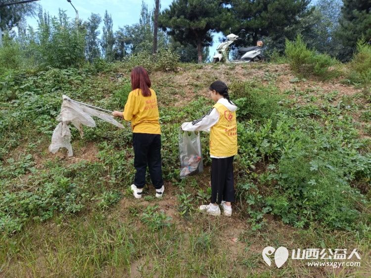 全国生态日,岚县公益365爱心协会志愿者齐聚岚河积极开展净滩行动守护美丽岚河 - 第7张 - 山西公益人 全国生态日,岚县公益365爱心协会志愿者齐聚岚河积极开展净滩行动守护美丽岚河 - 第7张