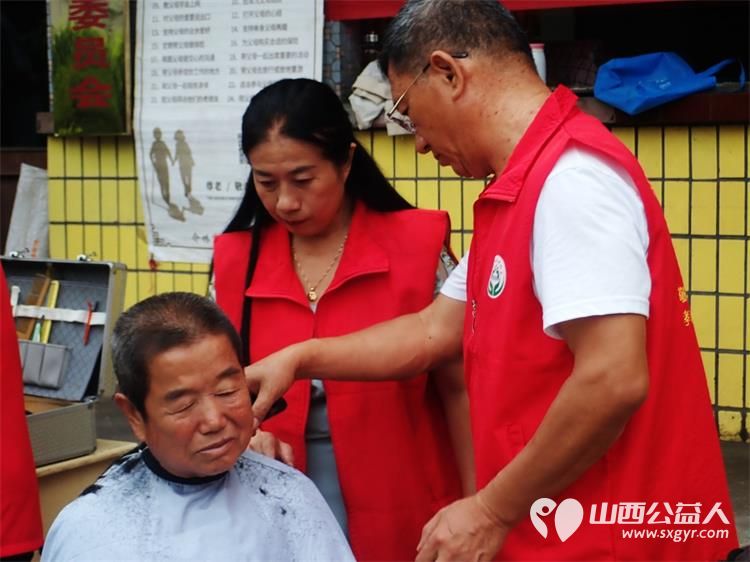 介休市敬老协会“孝善行”之敬老爱老助老行动8月17日走进连福镇东杨屯村为老人免费服务 - 第20张 - 山西公益人 介休市敬老协会“孝善行”之敬老爱老助老行动8月17日走进连福镇东杨屯村为老人免费服务 - 第20张