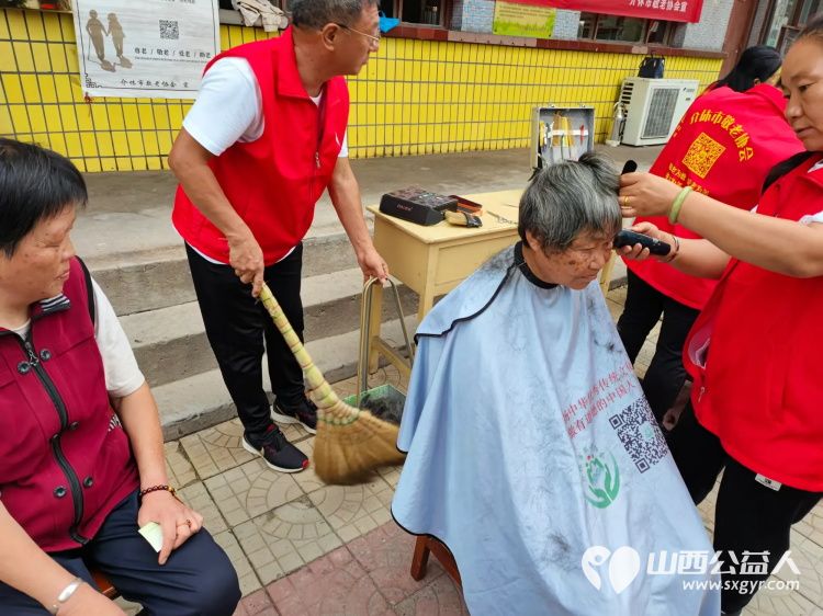 介休市敬老协会“孝善行”之敬老爱老助老行动8月17日走进连福镇东杨屯村为老人免费服务 - 第23张 - 山西公益人 介休市敬老协会“孝善行”之敬老爱老助老行动8月17日走进连福镇东杨屯村为老人免费服务 - 第23张