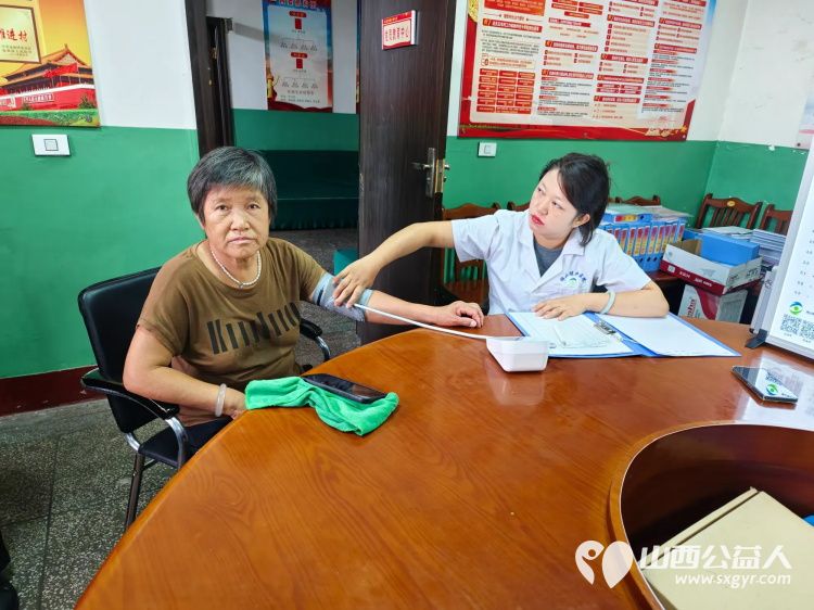 介休市敬老协会“孝善行”之敬老爱老助老行动8月17日走进连福镇东杨屯村为老人免费服务 - 第10张 - 山西公益人 介休市敬老协会“孝善行”之敬老爱老助老行动8月17日走进连福镇东杨屯村为老人免费服务 - 第10张