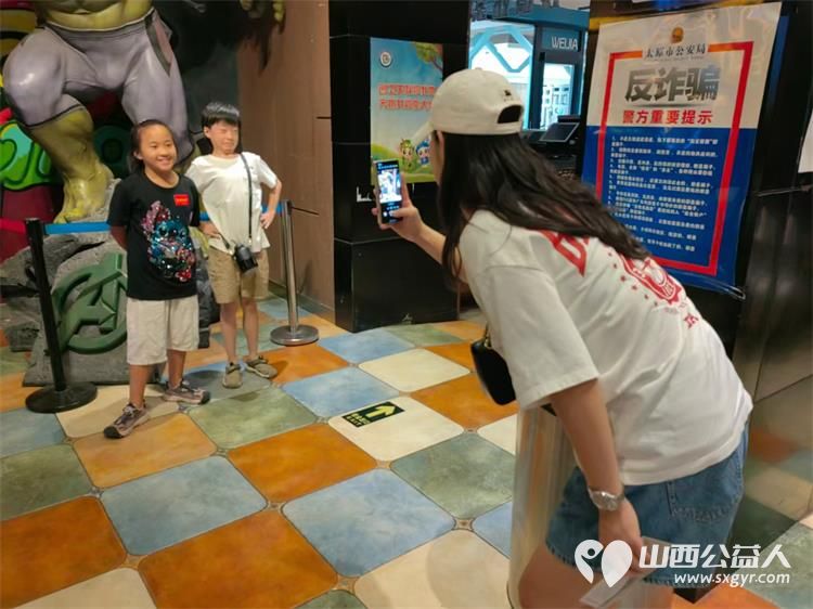 龙城义工组织志愿者举办爱心集市义卖活动筹集的善款资助山村贫困孩子 - 第9张 - 山西公益人 龙城义工组织志愿者举办爱心集市义卖活动筹集的善款资助山村贫困孩子 - 第9张