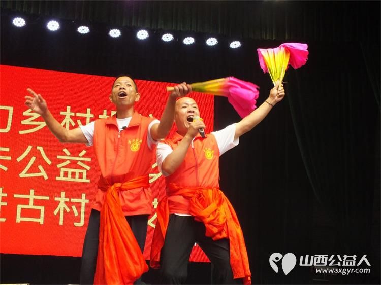 寿阳卡卡公益走进宗艾一年一度的古庙会志愿者自编自演文艺节目还有义诊理发按摩家庭教育等服务内容 - 第5张 - 山西公益人 寿阳卡卡公益走进宗艾一年一度的古庙会志愿者自编自演文艺节目还有义诊理发按摩家庭教育等服务内容 - 第5张
