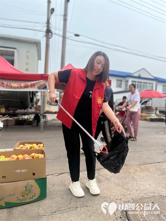 寿阳卡卡公益走进宗艾一年一度的古庙会志愿者自编自演文艺节目还有义诊理发按摩家庭教育等服务内容 - 第23张 - 山西公益人 寿阳卡卡公益走进宗艾一年一度的古庙会志愿者自编自演文艺节目还有义诊理发按摩家庭教育等服务内容 - 第23张