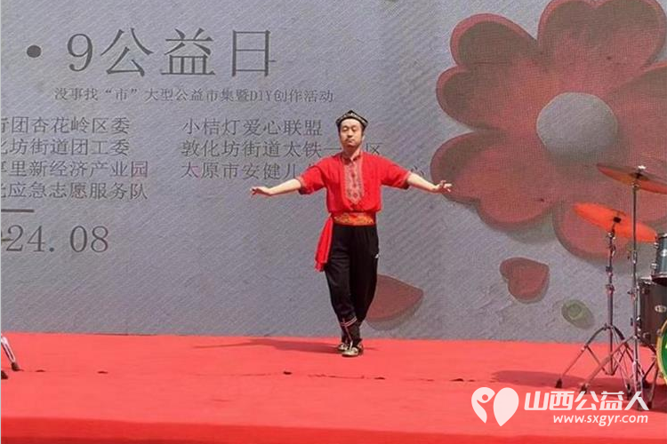 太原市安健儿公益服务中心孤独症孩子们在泰享里举办大型泼彩画艺术活动的成果 - 第3张