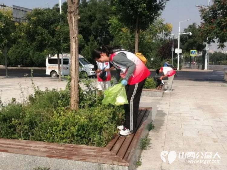 一花一木皆是景一言一行显文明 长治市正能量公益组织志愿者举办护林环保志愿服务活动 - 第9张
