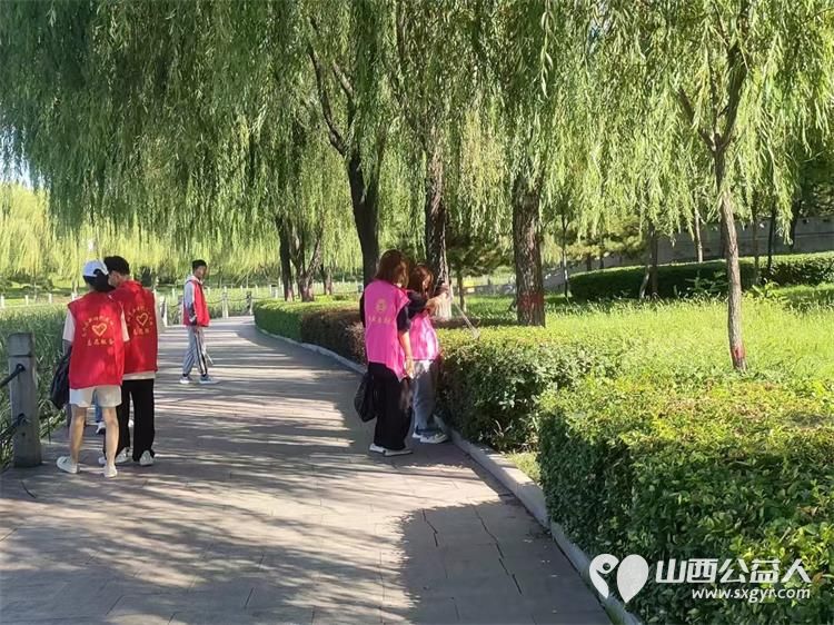 文水县爱心帮扶志愿者协会组织志愿者开展新时代文明实践活动继续在文峪河捡拾垃圾 - 第16张
