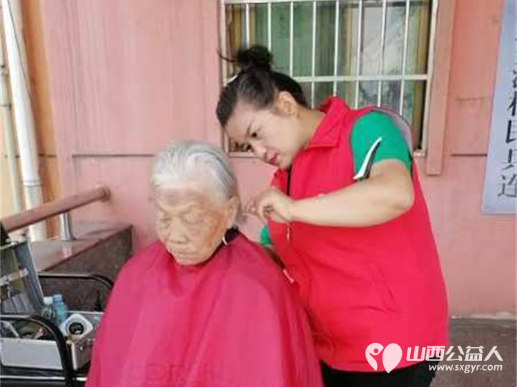 8月31日介休市敬老协会“孝善行”之敬老爱老助老行动走进义棠镇温家沟村 - 第23张 - 山西公益人 8月31日介休市敬老协会“孝善行”之敬老爱老助老行动走进义棠镇温家沟村 - 第23张