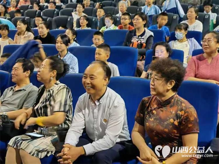 电影《泪光中的妈妈》在太原举办首映礼暨“开学第一课观影育人”活动启动仪式 - 第9张