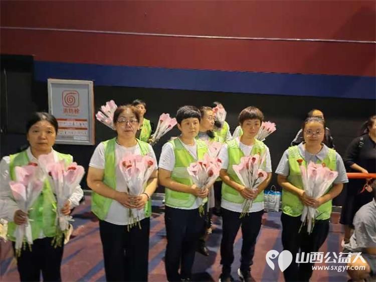 电影《泪光中的妈妈》在太原举办首映礼暨“开学第一课观影育人”活动启动仪式 - 第4张